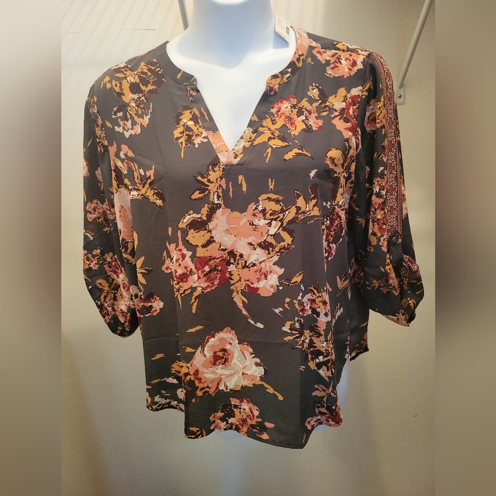 L 3/4 sleeve floral blouse